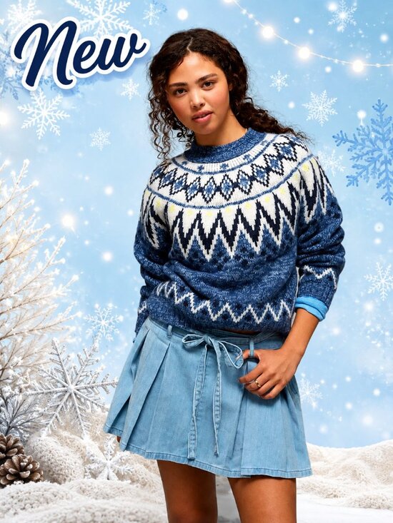 American Eagle Outfitters Sweaters - NEW! AMERICAN EAGLE BLUE AND SOFT SWEATER - SIZE XL